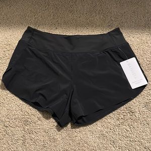 Athleta Run With It 3.5” Shorts
